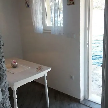 Pearl Apartment *