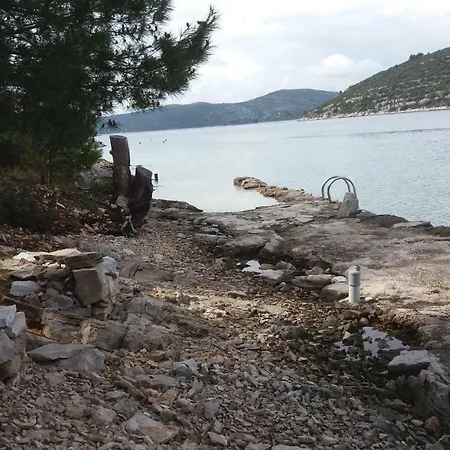 Pearl Veliki Drvenik
